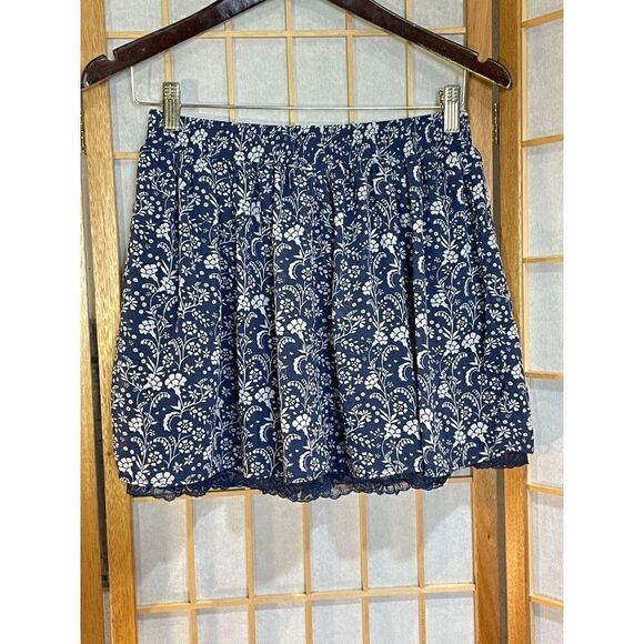 Forever 21 Med Floral Miniskirt - Picture 5 of 9